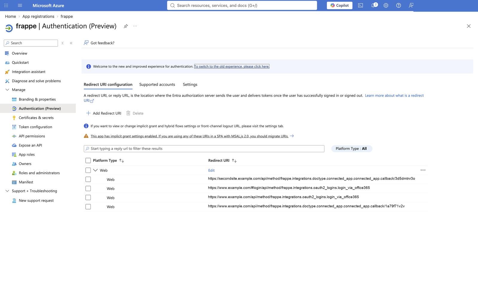 Authentication in Azure met meerdere redirect-URI's, elk eindigend op een Connected App-naam